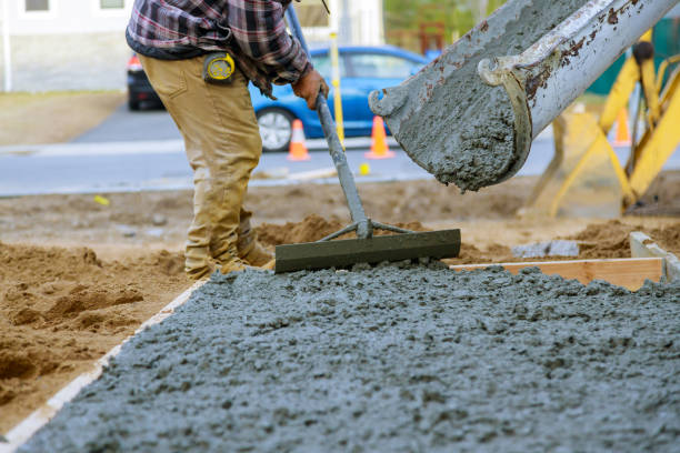 Best Concrete Walkway Installation  in San Fernando, CA